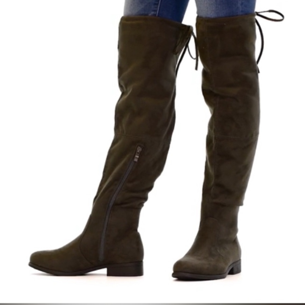 CAMILA Brown Suede Boots! Size 6.5m, NWOT!